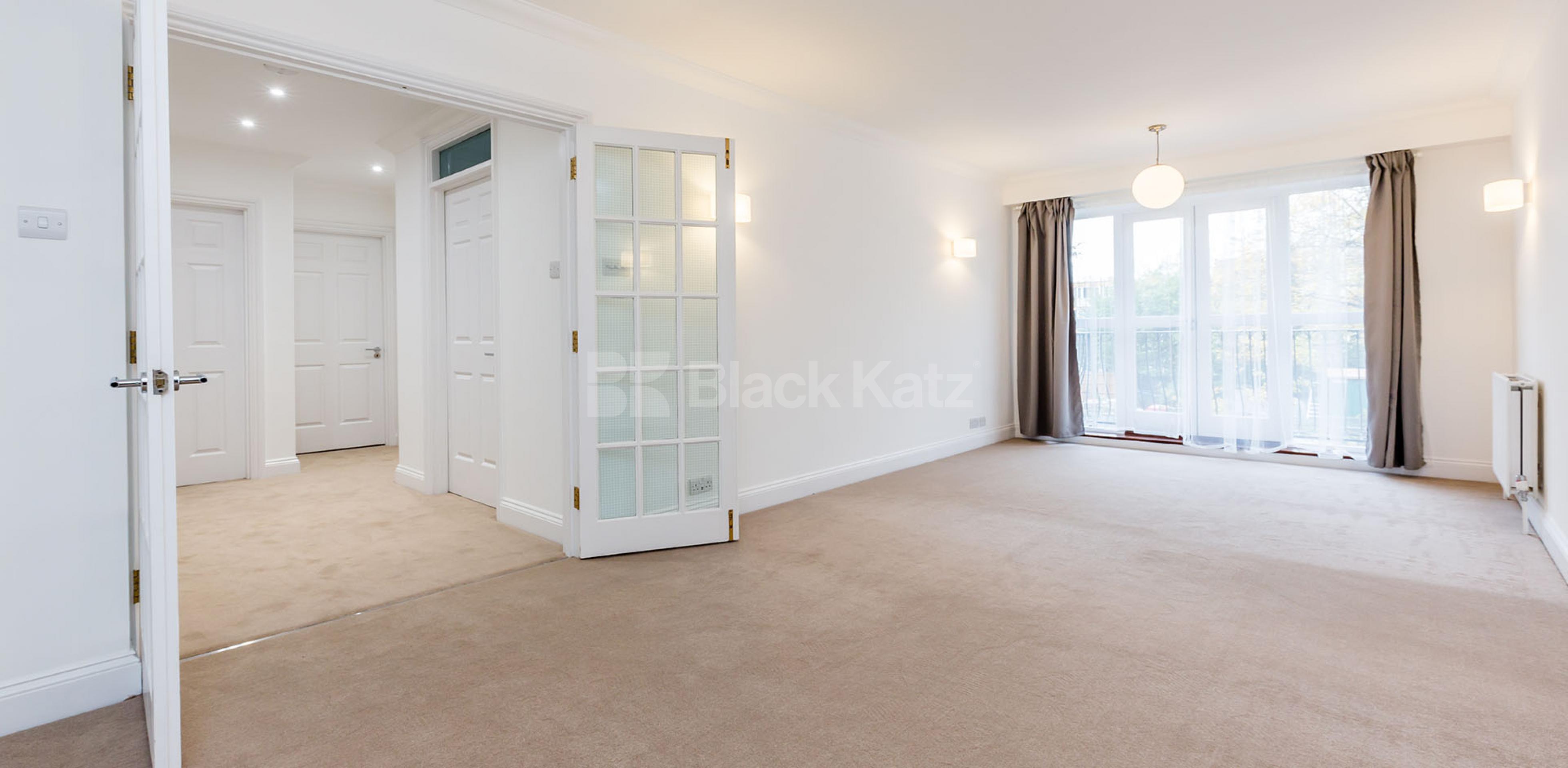			GOOD TO CONVERT LOUNGE FOR 3!, 3 Bedroom, 1 bath, 1 reception Flat			 York Way, CAMDEN BORDERS  N7